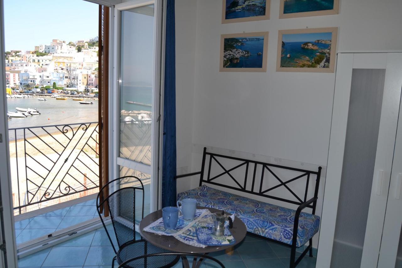 Appartamento Maridea - In Riva al Mare Ponza Esterno foto